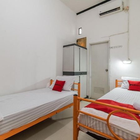 Reddoorz Near Terminal Bubulak Bogor Ξενοδοχείο Εξωτερικό φωτογραφία