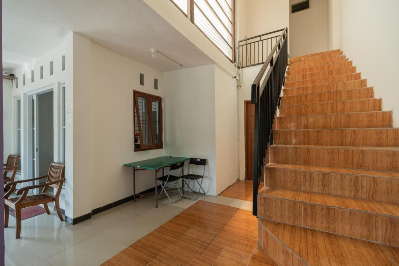 Reddoorz Near Terminal Bubulak Bogor Ξενοδοχείο Εξωτερικό φωτογραφία