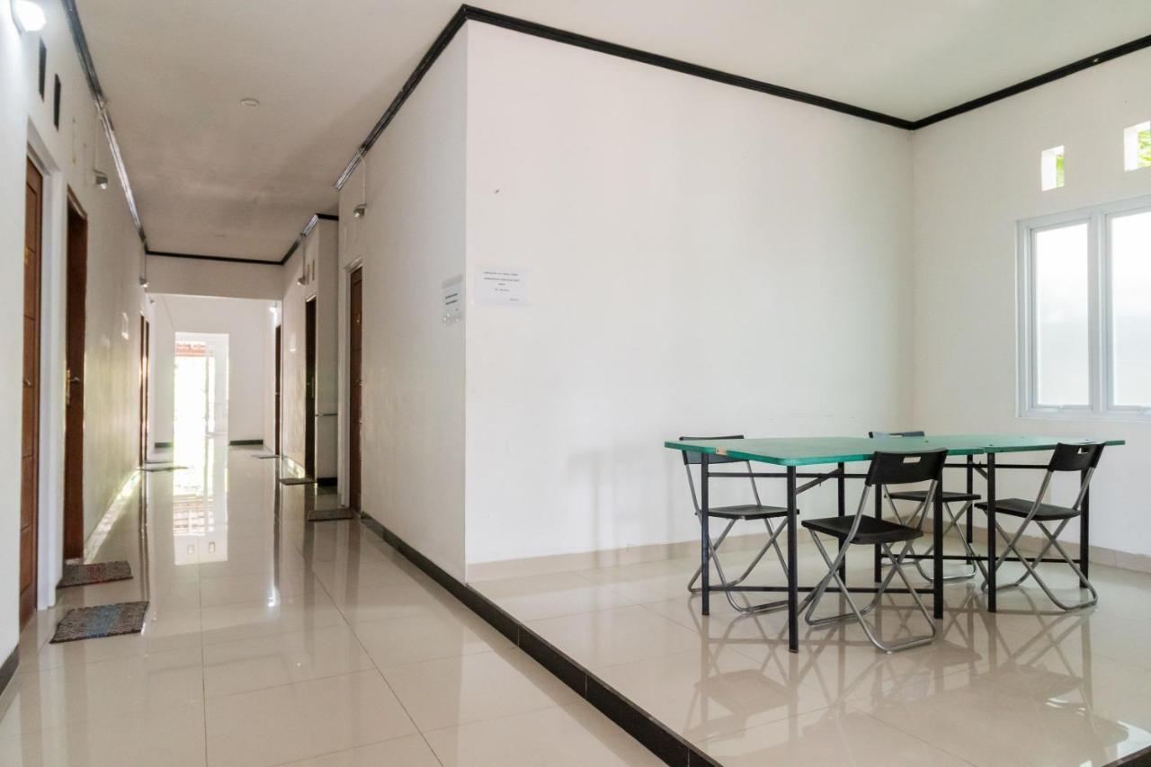 Reddoorz Near Terminal Bubulak Bogor Ξενοδοχείο Εξωτερικό φωτογραφία